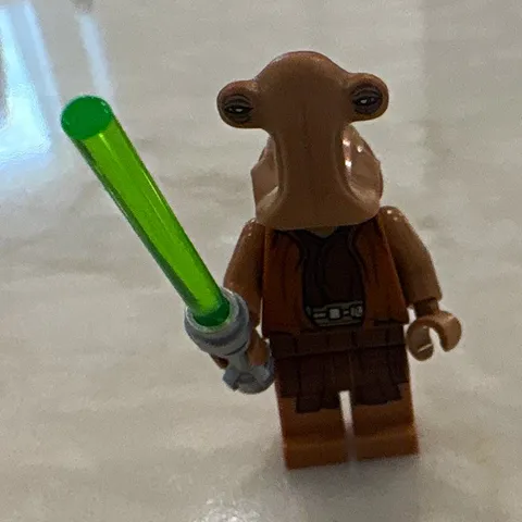 LEGO Star Wars Ithorian jedi master sw0570 from set 75051.