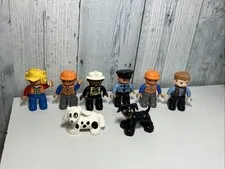 LEGO DUPLO Lot of 8 Figures - Workers and 2 dogs