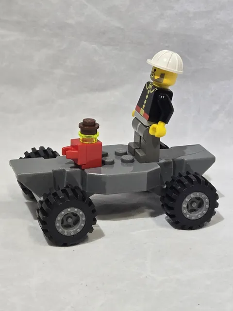 Vintage LEGO Minifigure Classic Town Fireman Torso 1999 McDonalds Car Base Lot 