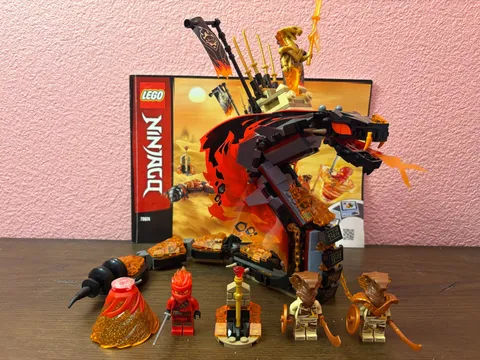 Lego Ninjago 70674 - Fire Fang - 100% Complete w/ Minifigures