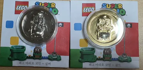 Set of LEGO SUPER MARIO COIN - ORIGINAL PACKAGE WITH COIN CASE, RARE!!