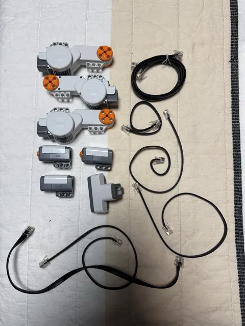 LEGO Mindstorms NXT 2.0 8547 Robotics Lot Motors Sensors Cables