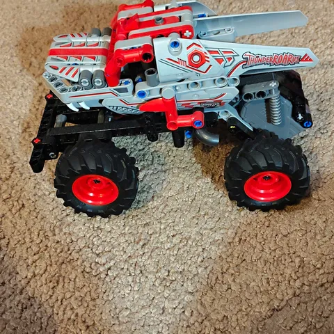 LEGO Technic 8643 Thunder Raider Power Racers Vehicle 136 pcs Printed 2005