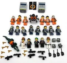 LEGO Agents minifig lot of 20 with weapons accessories alligator PLEASE SEE PICS