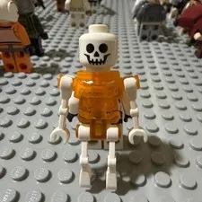 LEGO Pirates of the Caribbean Queen Anne's Revenge 4195 Minifigure Lot poc043