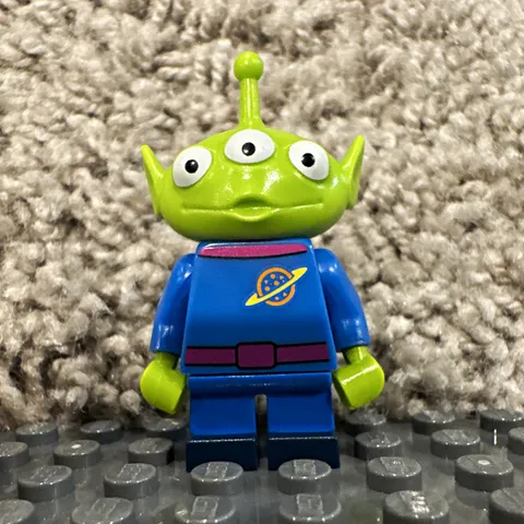 LEGO Toy Story Alien Minifigure Green 3-Eyed in Blue Suit Plastic Age 5+