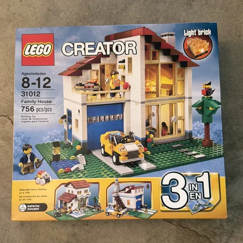 NEW LEGO Creator "Family House" (31012) - 3-in-1 Light brick set - retired