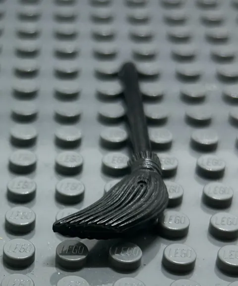 Lego 4332 Utensil broom black Sweep!
