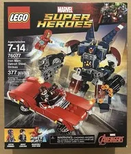 New - LEGO Marvel Superheroes: Iron Man: Detroit Steel Strikes (76077)