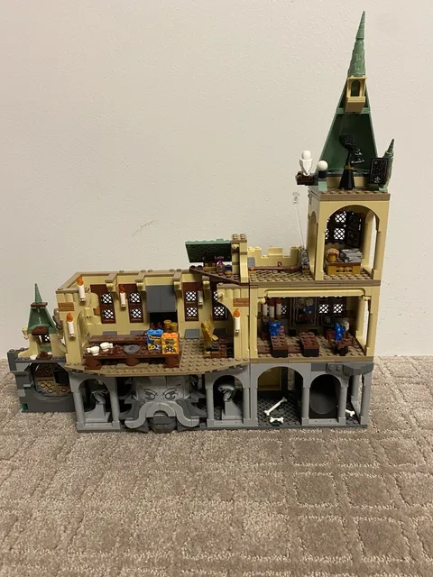 LEGO Harry Potter: Hogwarts Chamber of Secrets (76389) W Minifigs & Instructions