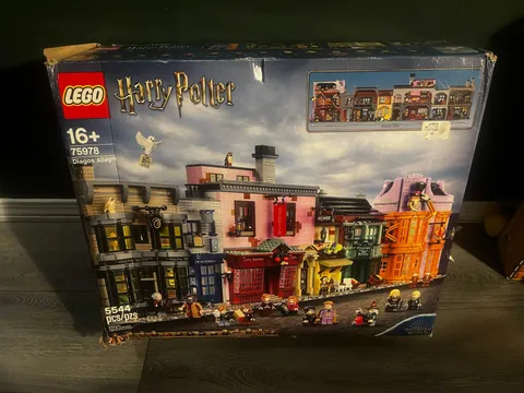 LEGO Harry Potter: Diagon Alley (75978) UNOPENED, DAMAGED BOX