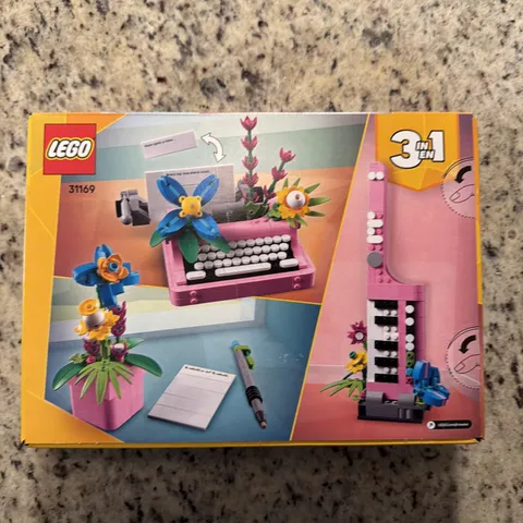 LEGO, Creator 3 in 1 Typewriter with Flowers, 31169, Rebuildable Toy- New