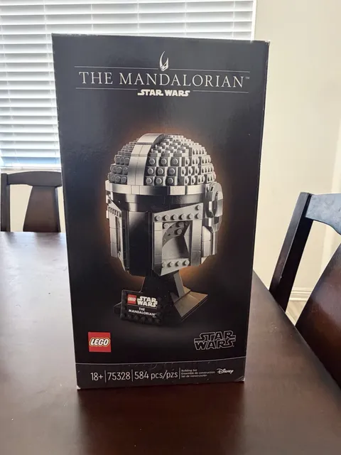 LEGO Star Wars: The Mandalorian Helmet (75328)