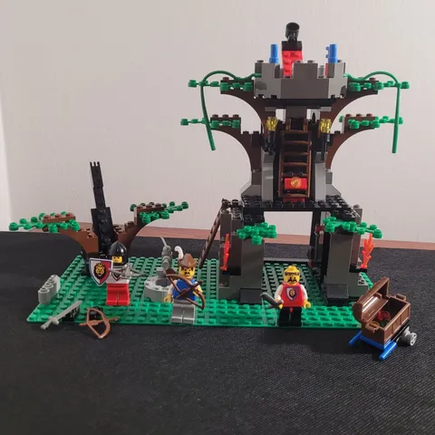 LEGO 6046 Hemlock Stronghold Castle Dark Forest 95% Complete W/ 2 Minifigures