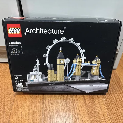 LEGO ARCHITECTURE: London (21034) With Box and Instructions Complete All Pieces