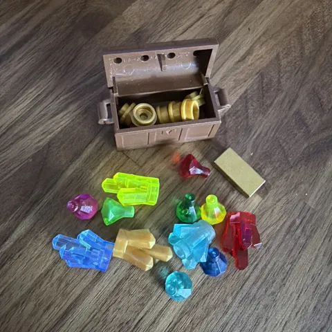 Lego Crystal Rock Treasure Chest and Diamonds Jewels RARE RETIRED PIECES