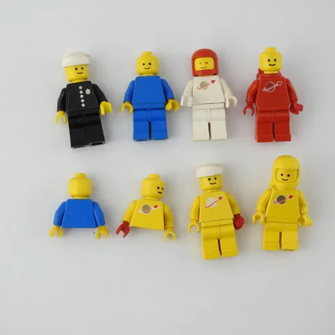 8 Vintage LEGO Classic Space Man Astronaut Mini Figure Airtank Blue Red Police