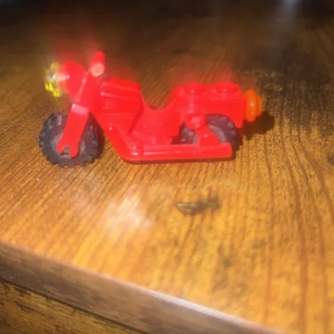 Lego Vintage Motorcycle for Minifigs Red w/rare Yellow Headlight & Red Taillight