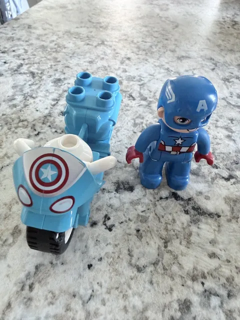 LEGO Duplo #10921 Marvel Captain America Minifigure Motorcycle Bike Lot