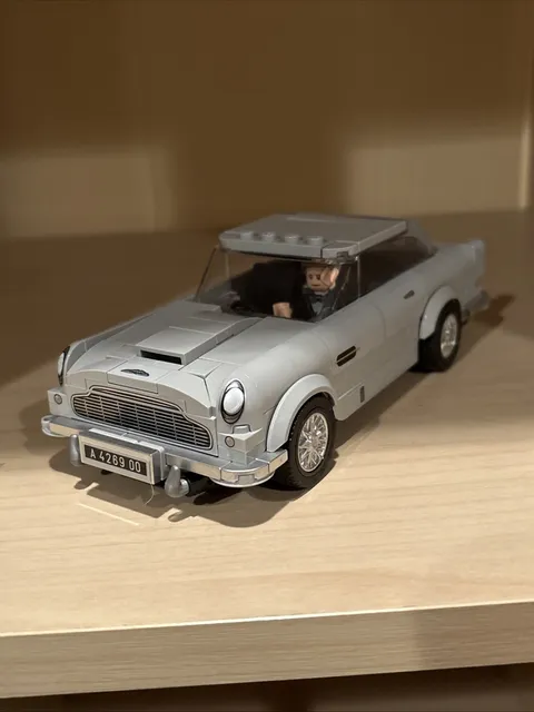 LEGO James Bond 76911 Minifigure 007 Spy Aston Martin Speed Champions