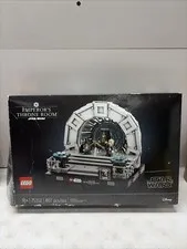 LEGO Star Wars: Emperor's Throne Room Diorama (75352) Damaged Box
