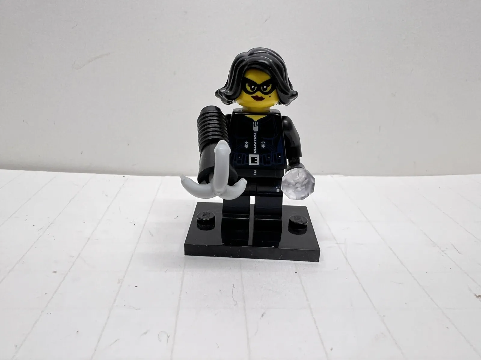 Lego Jewel Mini Fig Thief 71011 Collectible Series 15 Minifigures