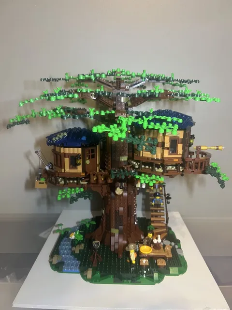 LEGO Ideas: Tree House (21318) - 100% Complete With Manual, No Box 