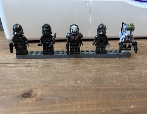 LEGO Star Wars Clone Bad Batch Minifigure Lot of 5 w/ Helmets & Blasters