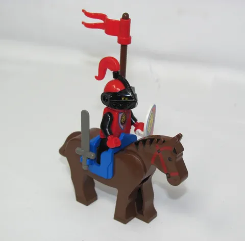 LEGO Castle Royal Knights  Knight 2 Plume Minifigure - cas063 Horse 6090