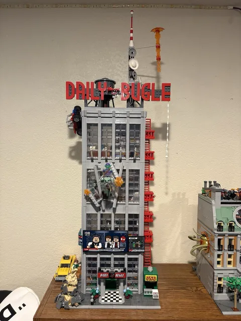 LEGO Daily Bugle 76178 100% Complete Set W/Minifigs No Box No Instructions Used