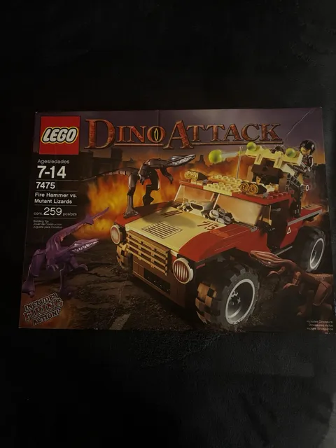 LEGO Dino Attack: Fire Hammer Vs. Mutant Lizards (7475)