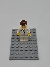 Lego MALE DOCTOR Minifigure Lab Coat Stethoscope Hospital Brown Hair Doc021