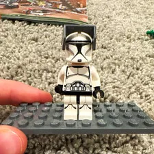 LEGO Star Wars Clone Trooper Minifigure White Armor with Helmet