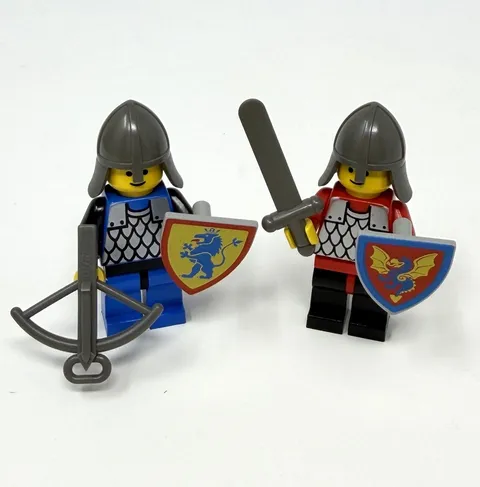 LEGO Vintage Castle Black Knights Minifigures Lot of 2 Shields Weapons # 1