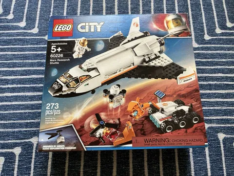 NEW IN BOX Lego City 60226 Mars Research Shuttle