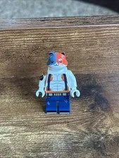 LEGO Meowscles Minifigure Fortnite Battle Bus 77073 