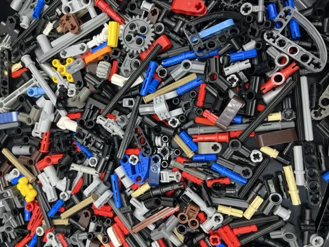 Lego Lot of 500 Technic Pins Connectors Gears Rods etc Mixed Lot (FREE SHIPPING)
