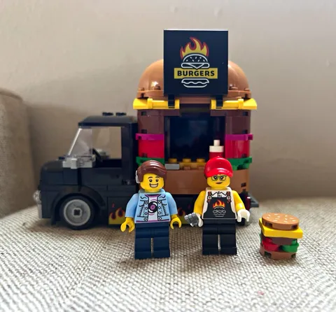 LEGO City Burger Truck 60404 Complete Set 194pcs