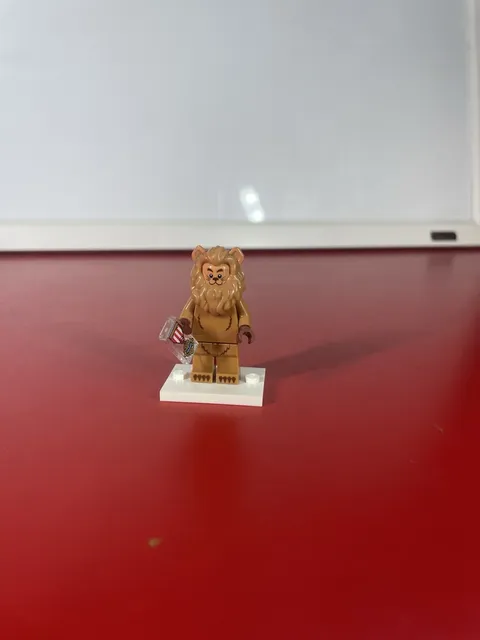 LEGO The Lego Movie 2 Minifigure Series Wizard Of Oz Cowardly Lion Minifigure