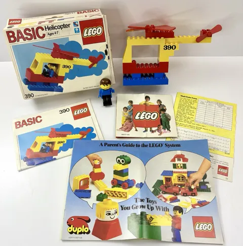 LEGO 1986 Basic Helicopter (Set #390) 24 Pieces, (Missing 1 Red Block)