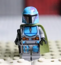 LEGO® STAR WARS™ 75267 Blue MANDALORIAN Minifigure™ with Cape and Scoped Pistol