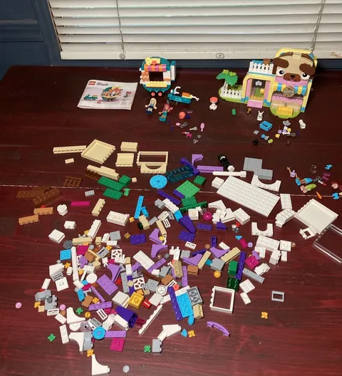 Lego Friends Lot Mobile Fashion Boutique 41719 and Pet Accessories Shop 42650