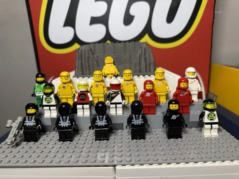 Vintage LEGO Space Minifigure Lot 18 Classic Space Blacktron Futuron 1980s 90s