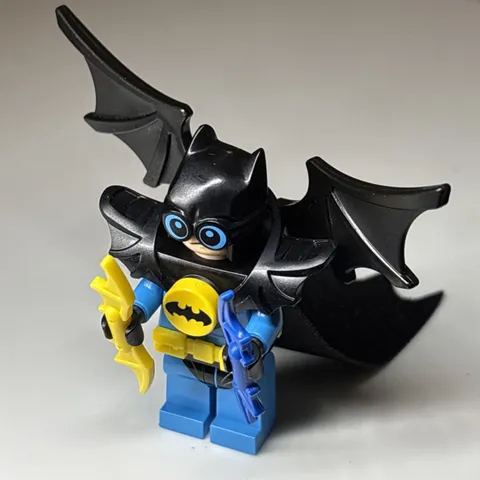 Lego Nightwing Minifigure  DC Super Heroes Batman Lego sh0442