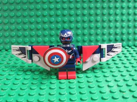 LEGO Marvel Captain America Sam Wilson Minifig SH1003s 76292 Red Hulk Battle S25