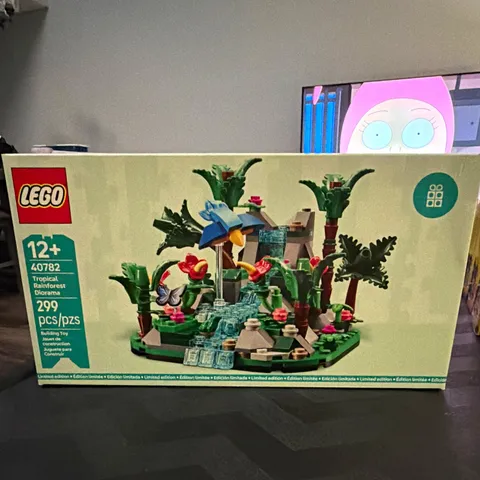 LEGO Tropical Rainforest Diorama Complete Set 40782 299 pcs sealed