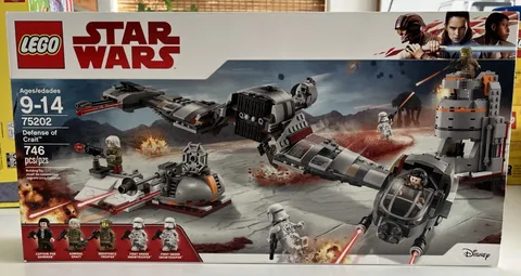 LEGO 75202 Star Wars Defense of Crait 746 pieces Retired New in Box