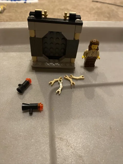 LEGO 7204 Star Wars: Jedi Defense II With Qui gon Jinn