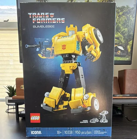 (RETIRING SOON) LEGO Icons Transformers Bumblebee Set 10338