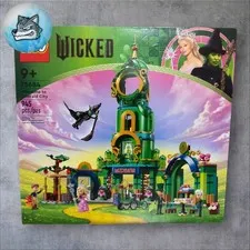 Lego Wicked Welcome to Emerald City Building Set# 75684 945 pcs. (9+)